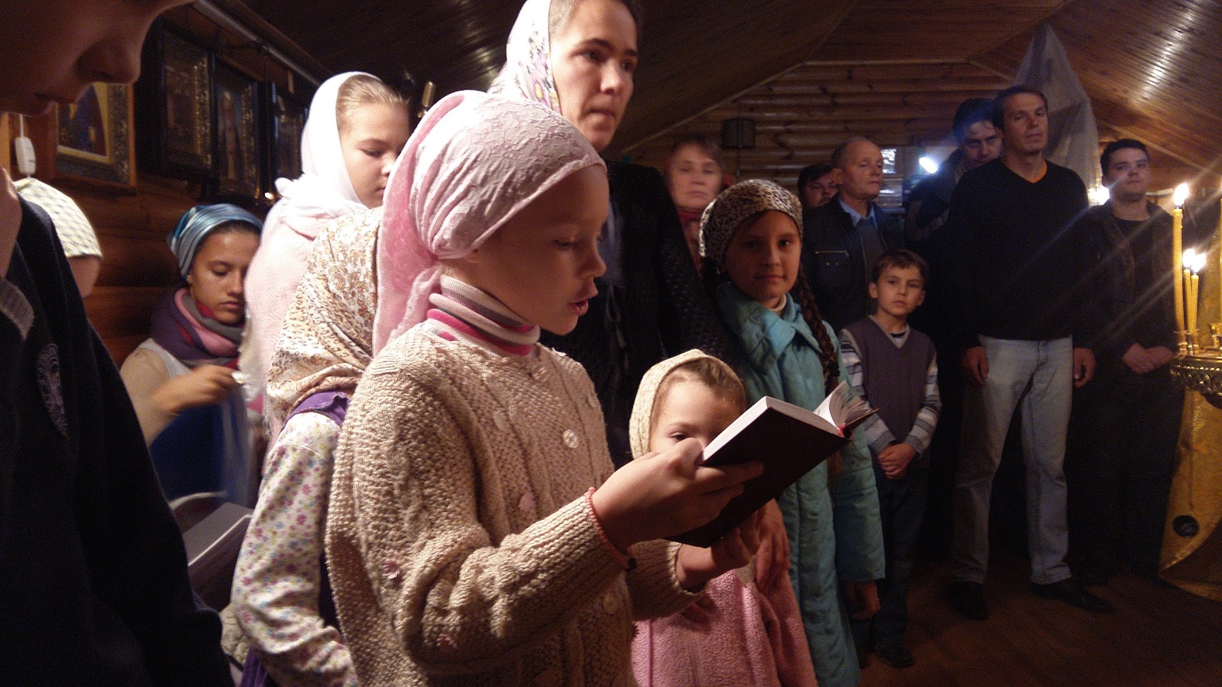 Религиозная школа. Церковная школа. Старообрядческий молебен. Дети старообрядцев. Церковная школа для детей.