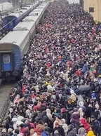 Эвакуационные поезда из Киева отходили забитые, напряженные и тихие